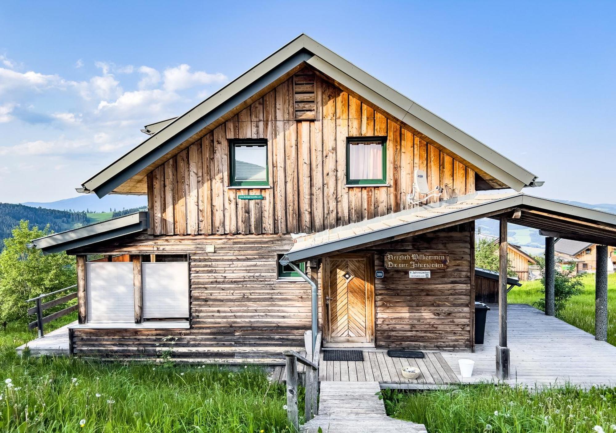 1A Chalet '4 Jahreszeiten' Ski Fahren Und Jacuzzi Mit Aussicht! Bad Sankt Leonhard im Lavanttal Exterior photo