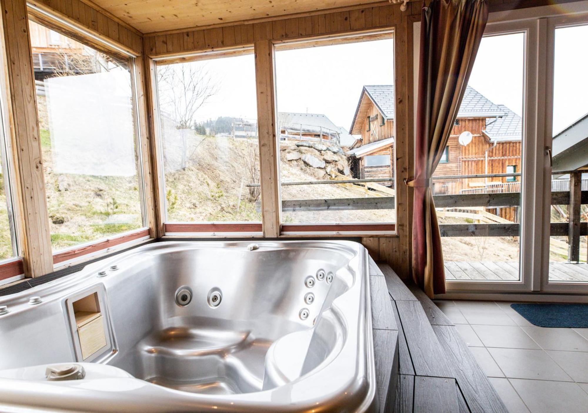 1A Chalet '4 Jahreszeiten' Ski Fahren Und Jacuzzi Mit Aussicht! Bad Sankt Leonhard im Lavanttal Exterior photo