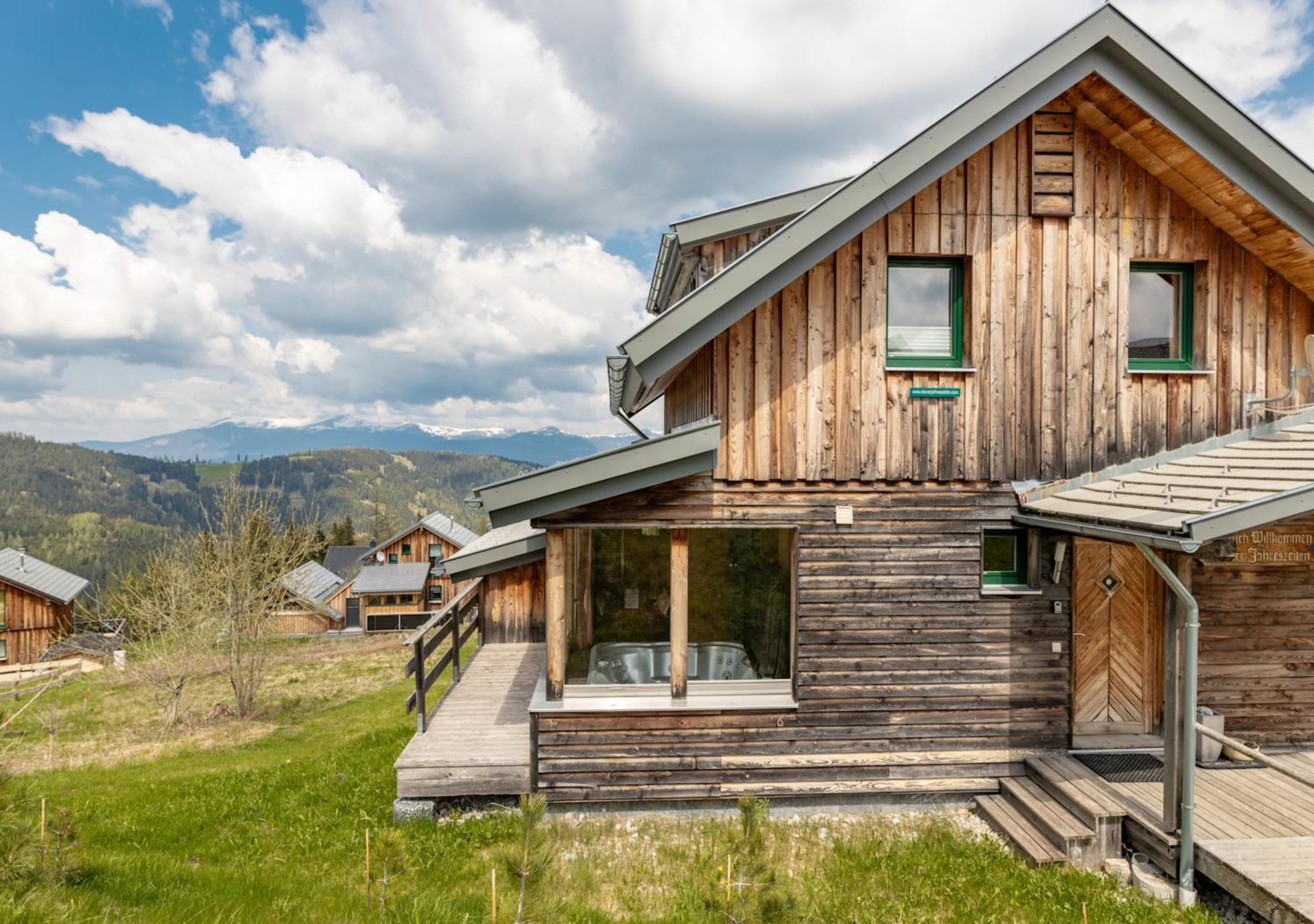 1A Chalet '4 Jahreszeiten' Ski Fahren Und Jacuzzi Mit Aussicht! Bad Sankt Leonhard im Lavanttal Exterior photo