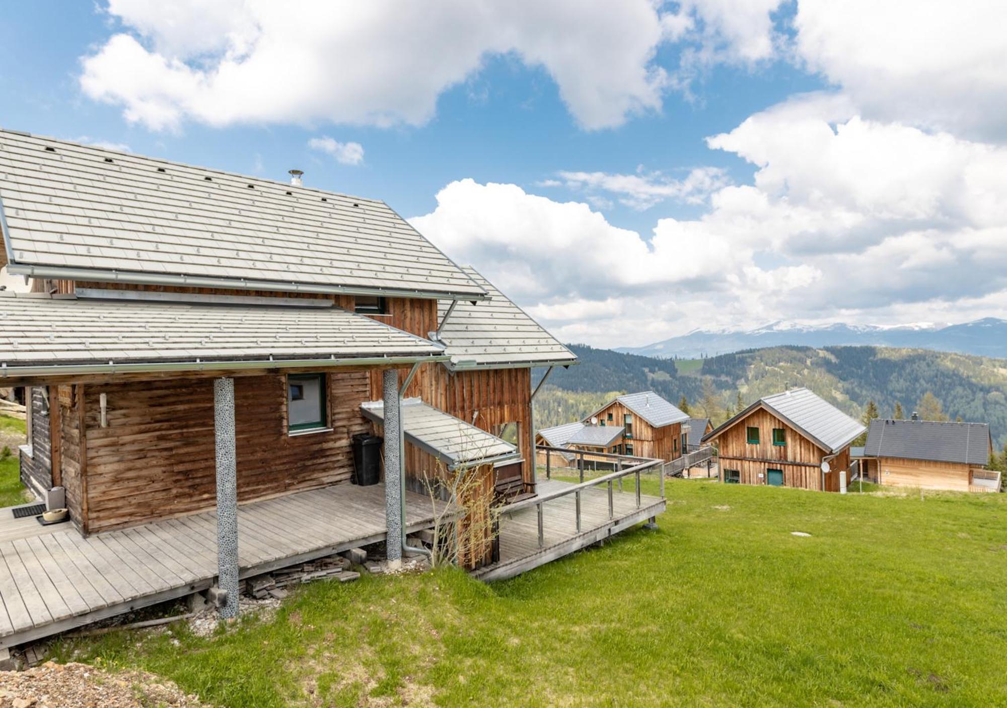 1A Chalet '4 Jahreszeiten' Ski Fahren Und Jacuzzi Mit Aussicht! Bad Sankt Leonhard im Lavanttal Exterior photo